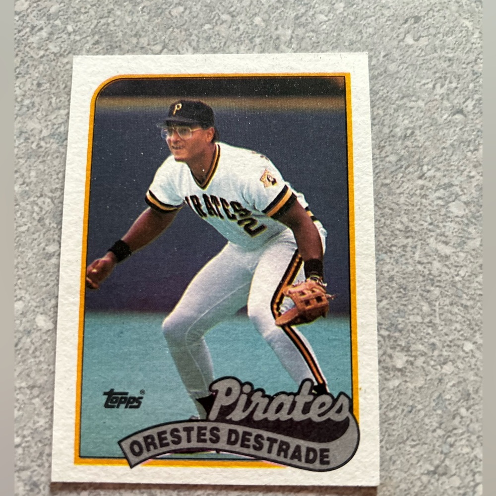Vintage topps baseball card Orestes destrade